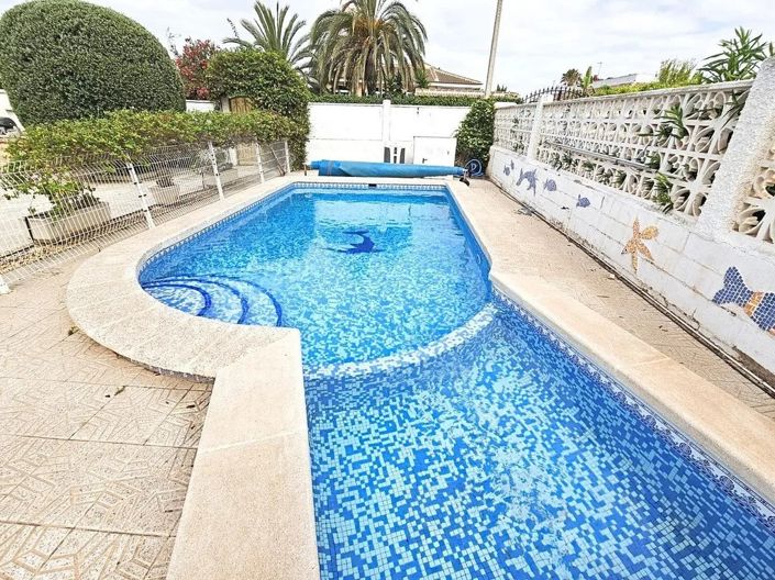 Image No.1-3 Bed Villa for sale