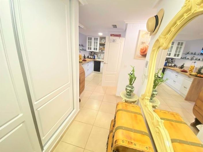 Image No.12-3 Bed Apartment for sale