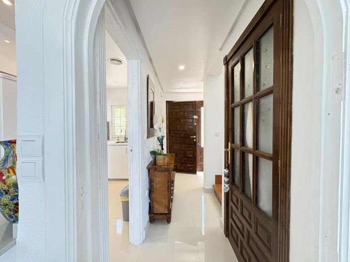 Image No.28-3 Bed Apartment for sale