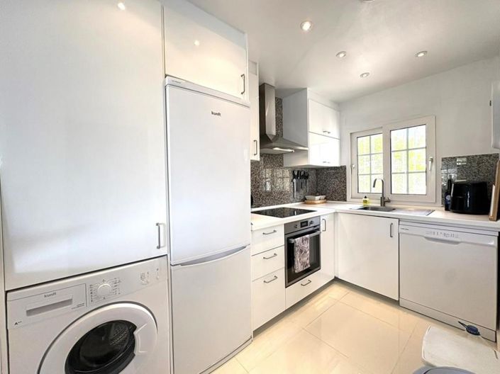 Image No.9-3 Bed Apartment for sale