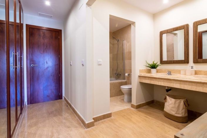 Image No.18-3 Bed Apartment for sale