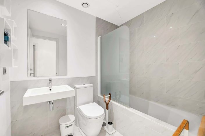 Image No.20-3 Bed Apartment for sale