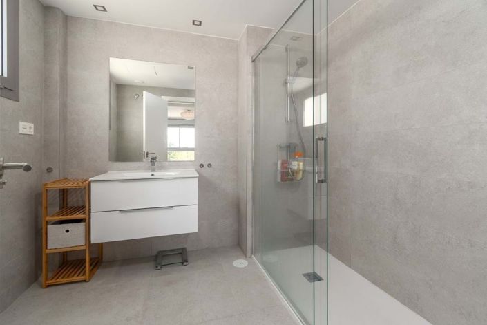 Image No.17-3 Bed Apartment for sale