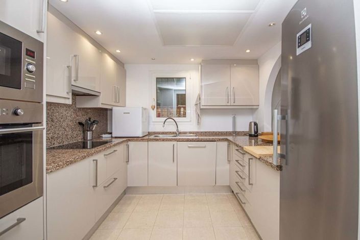 Image No.13-4 Bed Semi-Detached for sale