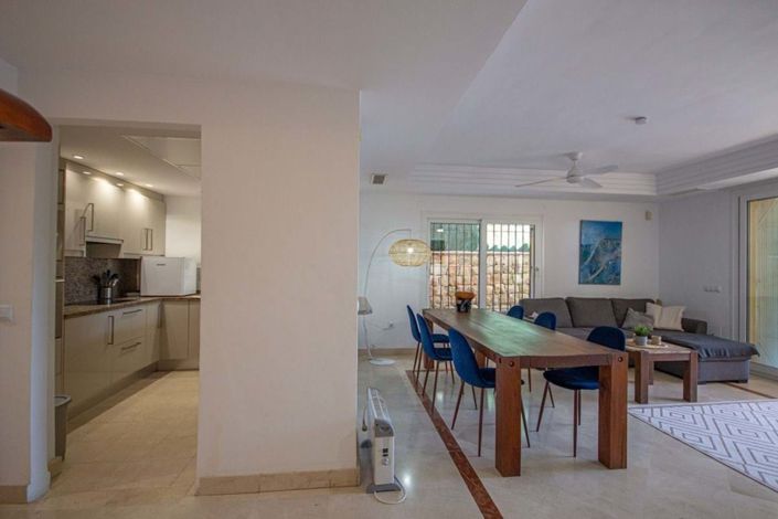 Image No.22-4 Bed Semi-Detached for sale