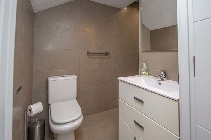 Image No.27-4 Bed Semi-Detached for sale