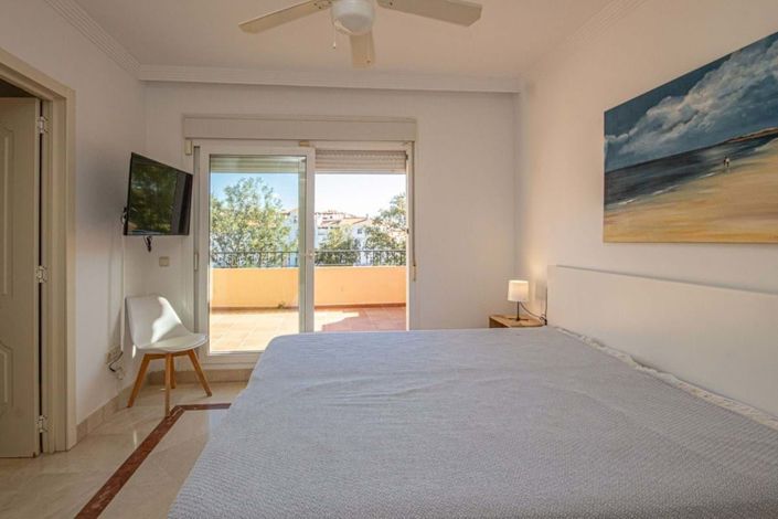 Image No.36-4 Bed Semi-Detached for sale