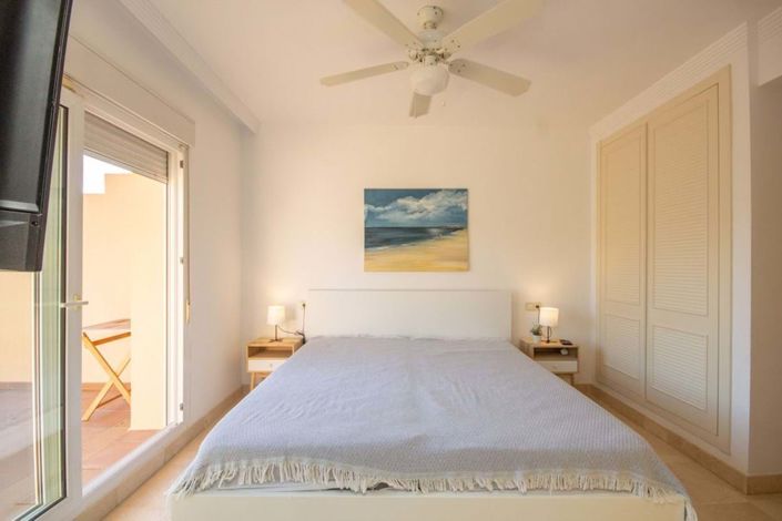 Image No.37-4 Bed Semi-Detached for sale