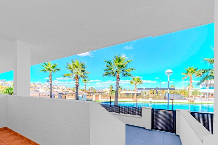 Image No.21-3 Bed Townhouse for sale