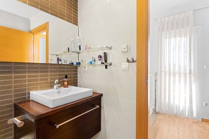 Image No.16-3 Bed Villa for sale