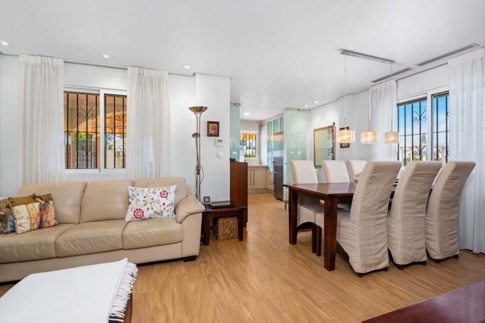 Image No.2-3 Bed Villa for sale