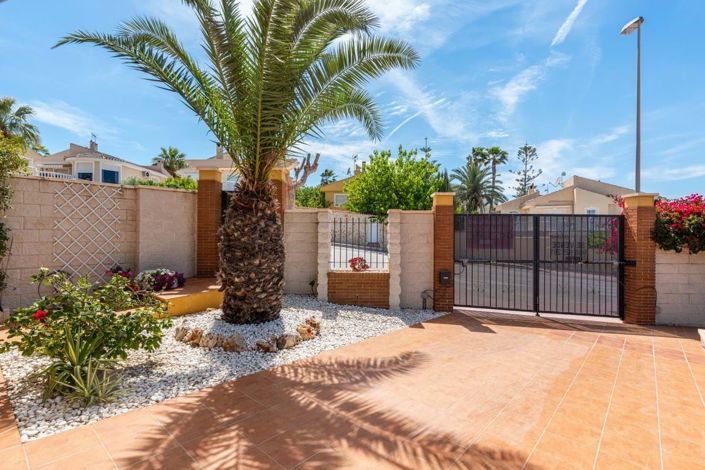 Image No.25-3 Bed Villa for sale