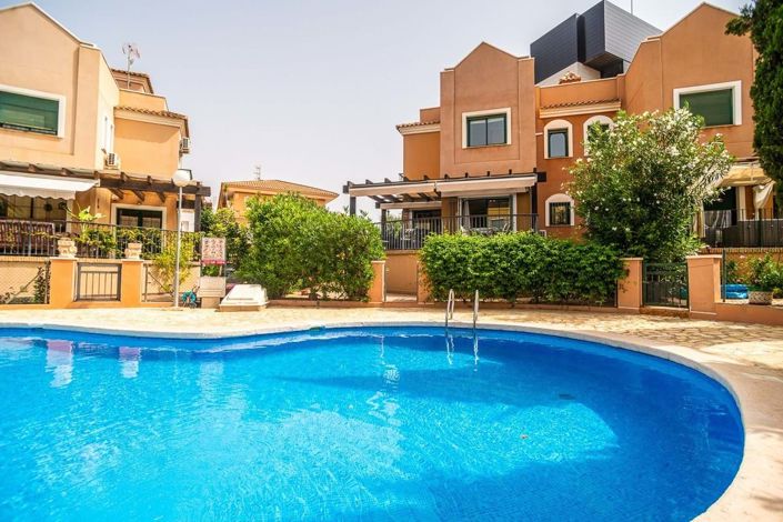 Image No.1-3 Bed Villa for sale