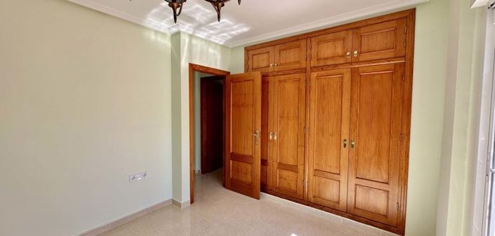 Image No.27-3 Bed Townhouse for sale