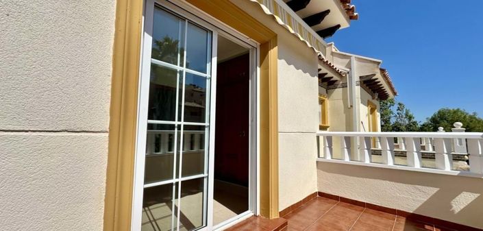 Image No.30-3 Bed Townhouse for sale