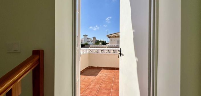 Image No.33-3 Bed Townhouse for sale