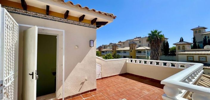 Image No.35-3 Bed Townhouse for sale