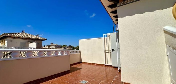 Image No.36-3 Bed Townhouse for sale