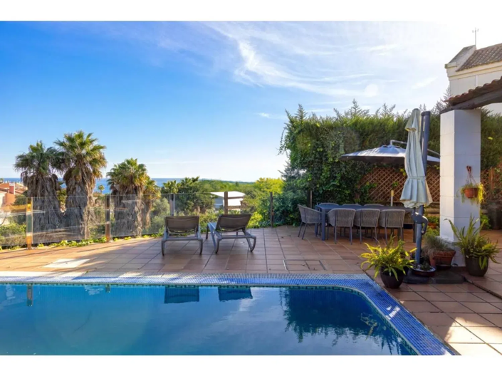 Image No.2-Villa de 4 chambres à vendre à Sotogrande playa