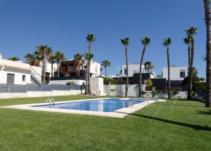 Image No.2-2 Bed Bungalow for sale