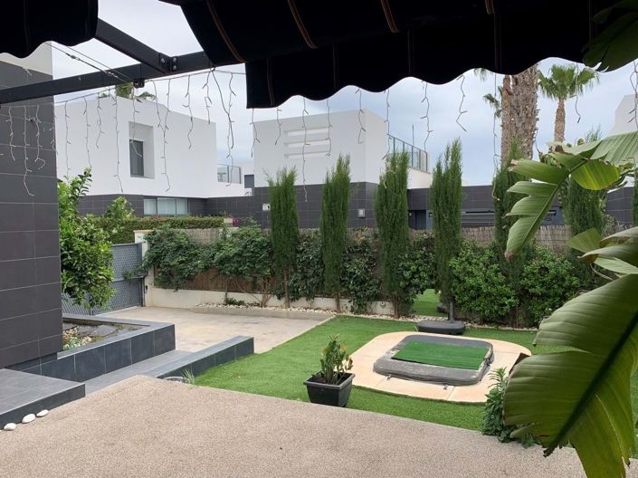 Image No.23-2 Bed Bungalow for sale