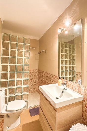 Image No.10-2 Bed Property for sale