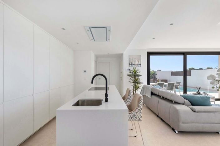 Image No.10-3 Bed Villa for sale