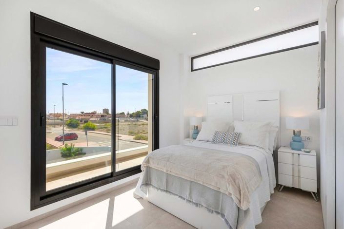 Image No.28-3 Bed Villa for sale