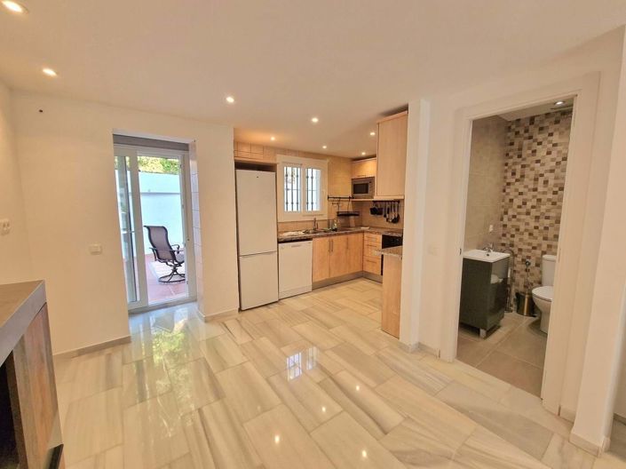 Image No.8-3 Bed Townhouse for sale