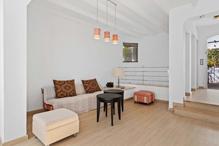 Image No.9-2 Bed Townhouse for sale