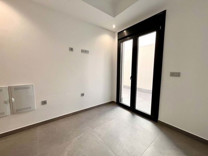 Image No.10-3 Bed Villa for sale