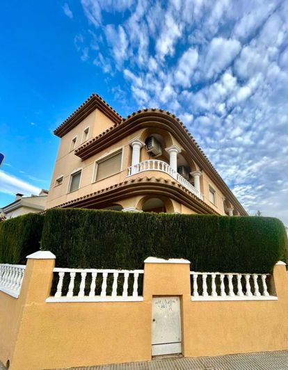 Image No.1-Villa de 4 chambres à vendre à Los Alcázares