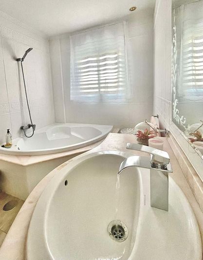 Image No.29-4 Bed Villa for sale