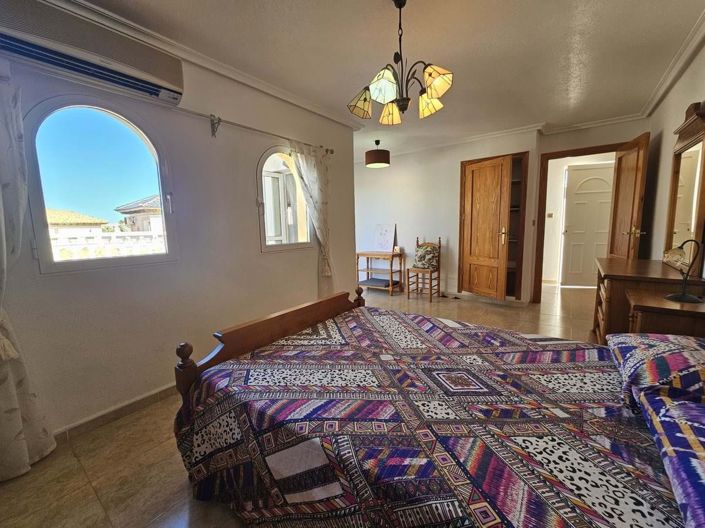 Image No.26-Villa de 4 chambres à vendre à Orihuela Costa