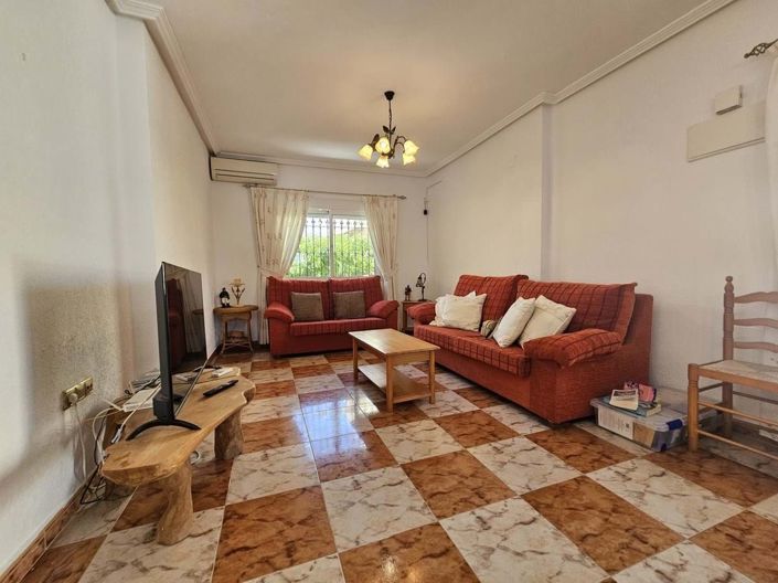 Image No.4-Villa de 4 chambres à vendre à Orihuela Costa