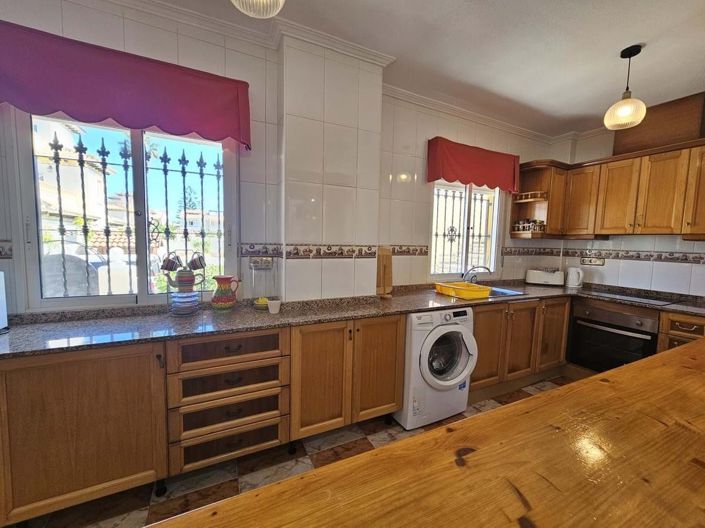 Image No.9-Villa de 4 chambres à vendre à Orihuela Costa