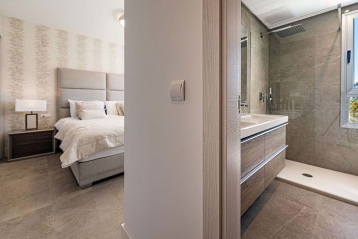 Image No.15-3 Bed Townhouse for sale