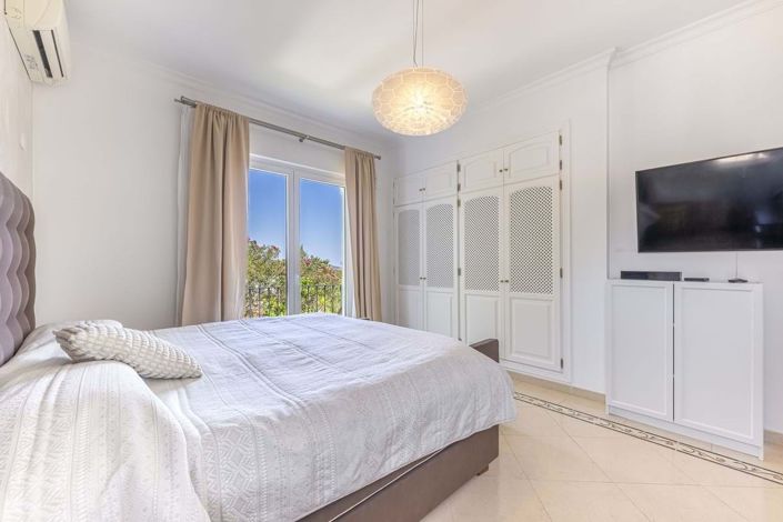 Image No.17-5 Bed Villa for sale