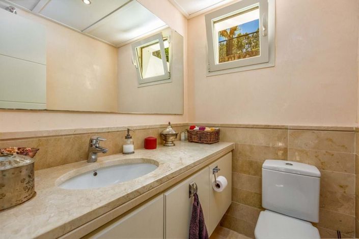 Image No.17-3 Bed Townhouse for sale