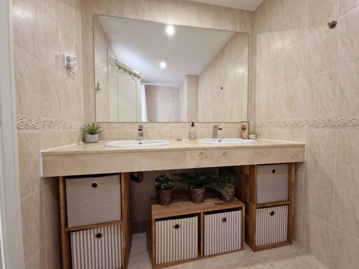 Image No.20-2 Bed Apartment for sale