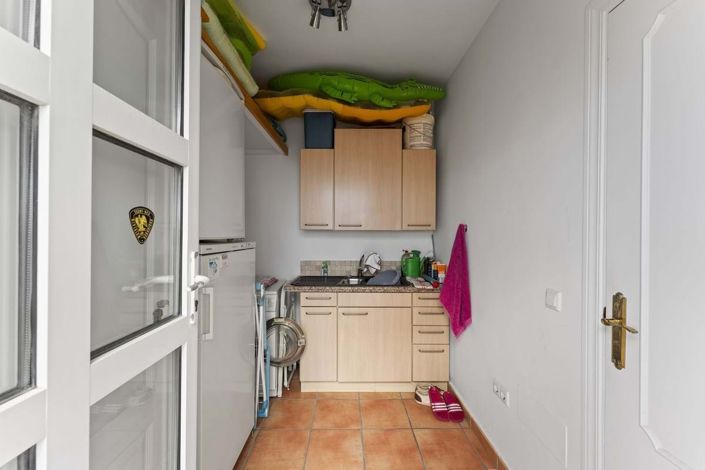 Image No.16-2 Bed Semi-Detached for sale