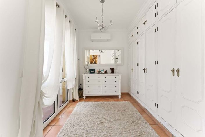 Image No.22-2 Bed Semi-Detached for sale