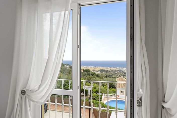 Image No.24-2 Bed Semi-Detached for sale