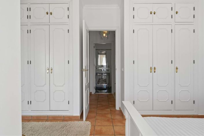 Image No.25-2 Bed Semi-Detached for sale