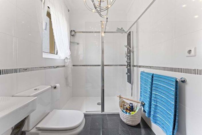 Image No.29-2 Bed Semi-Detached for sale