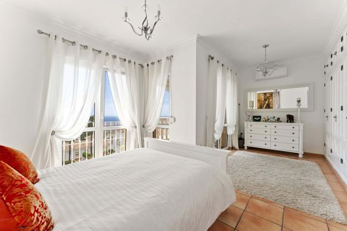 Image No.4-2 Bed Semi-Detached for sale