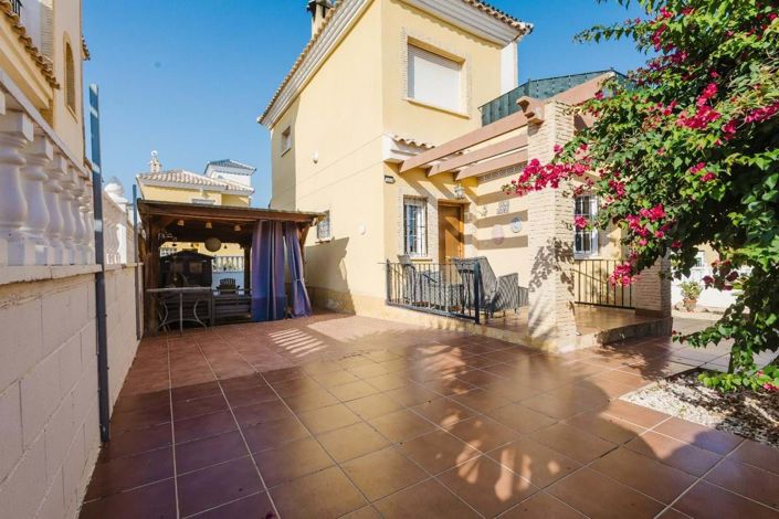 Image No.1-3 Bed Townhouse for sale