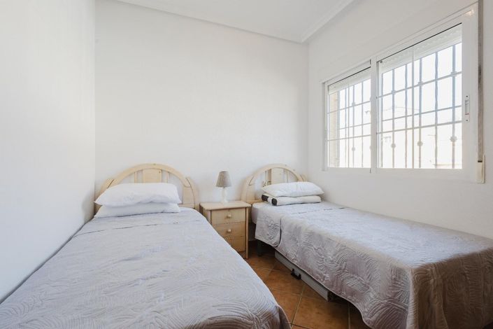 Image No.16-3 Bed Townhouse for sale