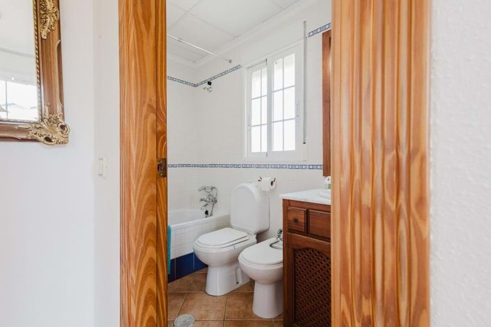 Image No.21-3 Bed Townhouse for sale