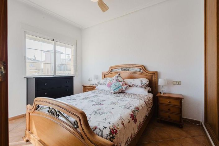 Image No.24-3 Bed Townhouse for sale